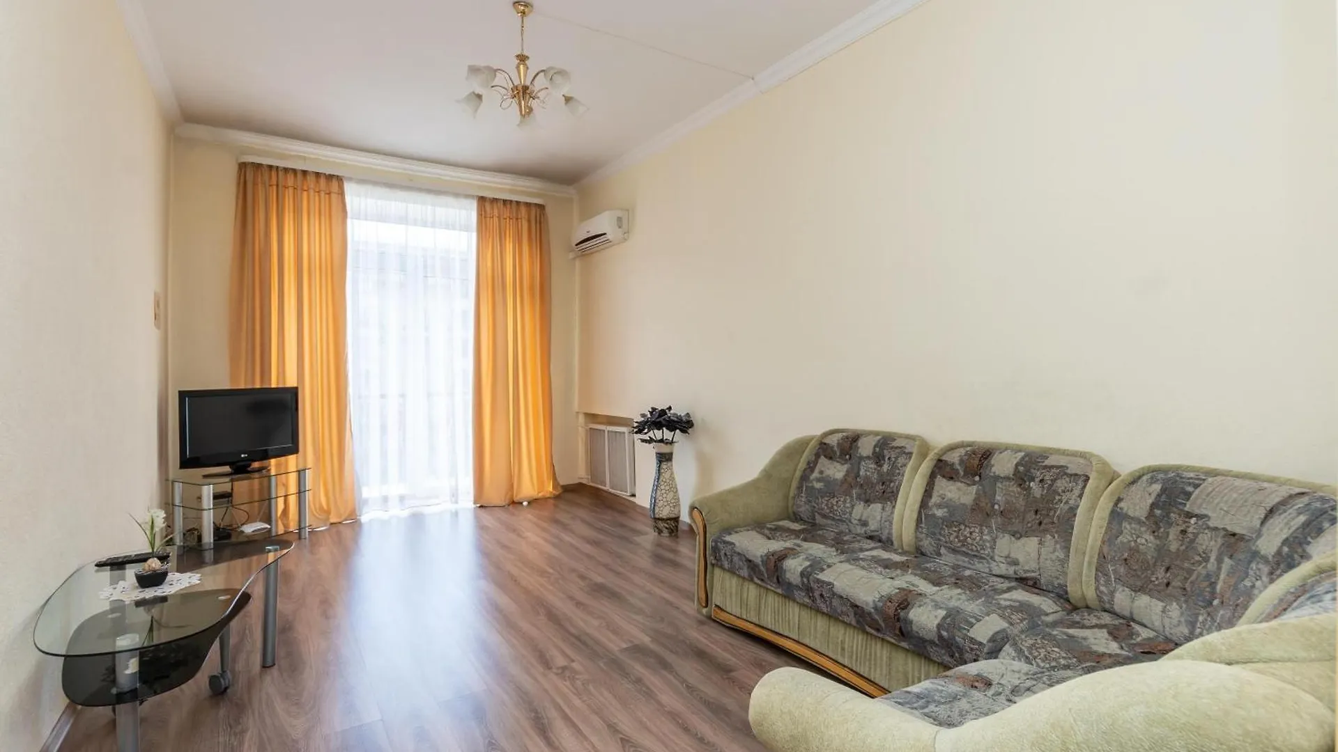 Видовая Квартира На Улице Крещатик. Kiev Appartement